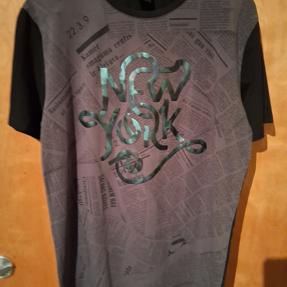 New York Graphic Tee - Black